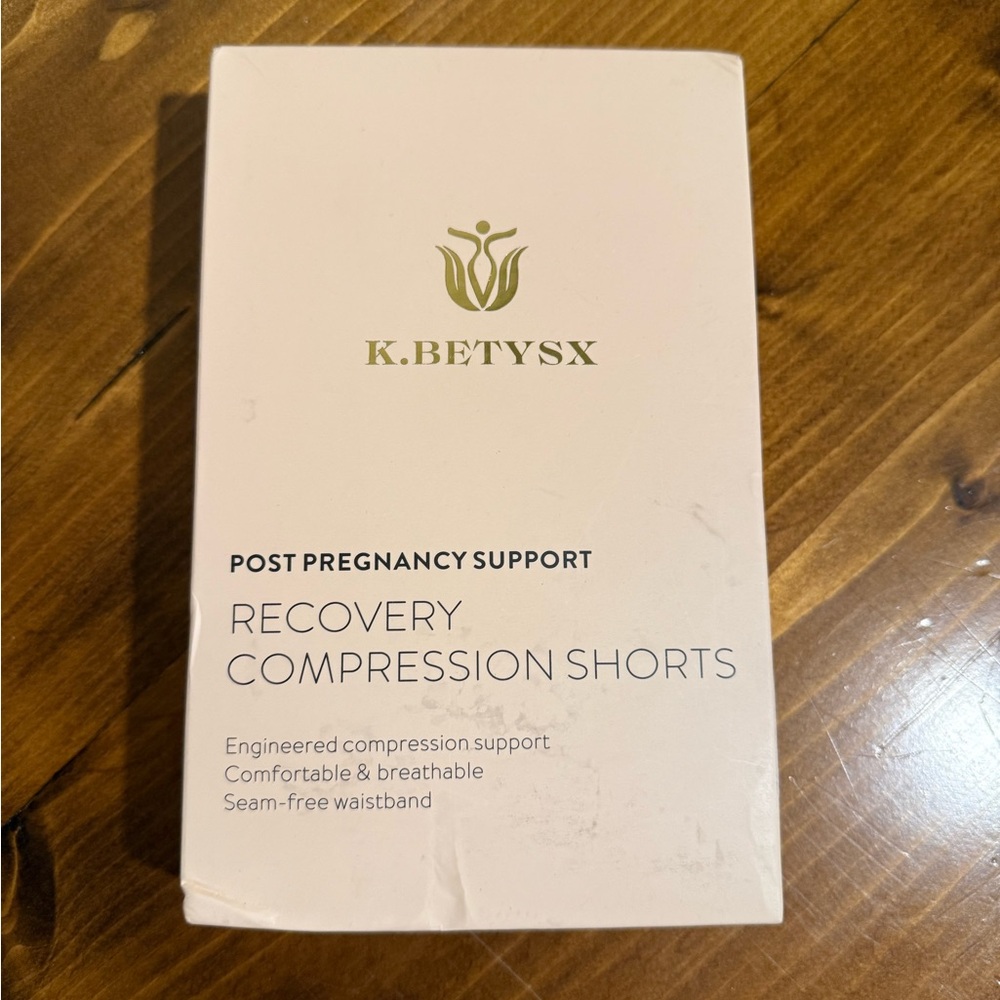 K. BETYSX post pregnancy recovery compression‎ shorts. NWT